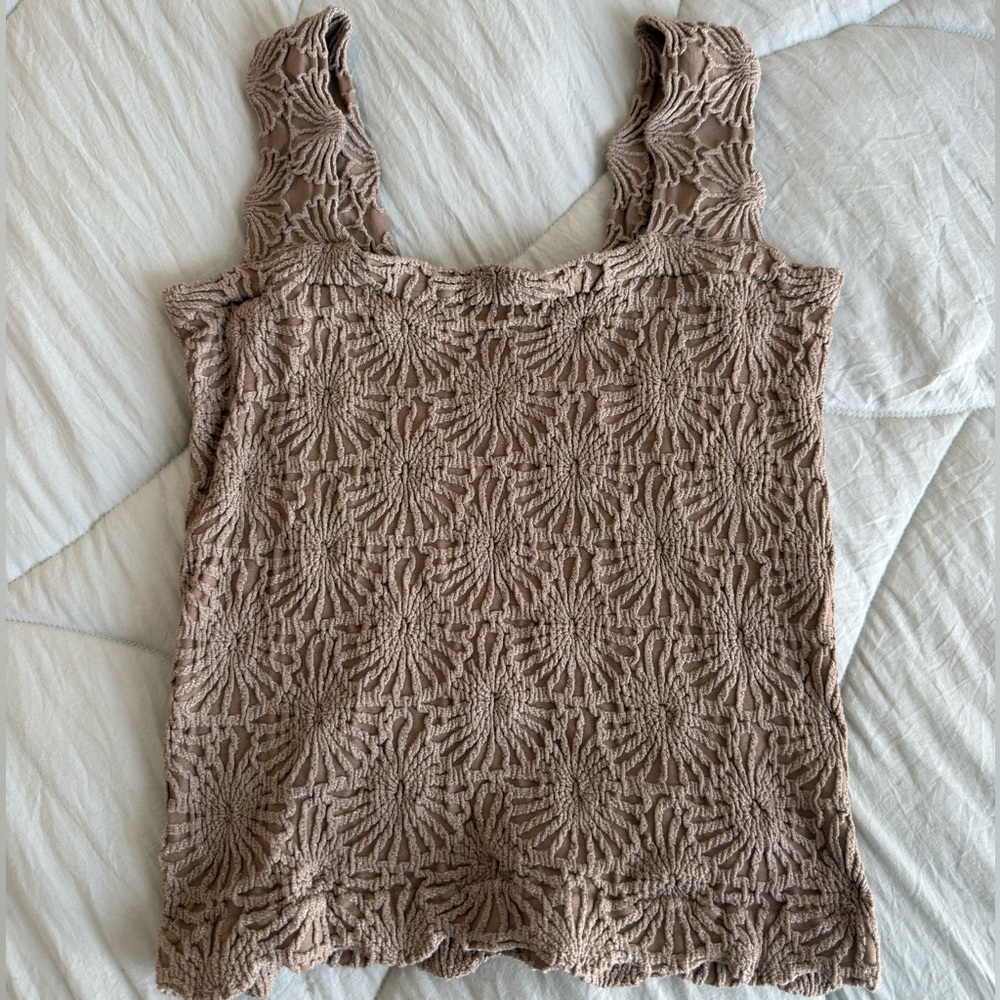 Women’s Textured Crop Tank Top in Taupe